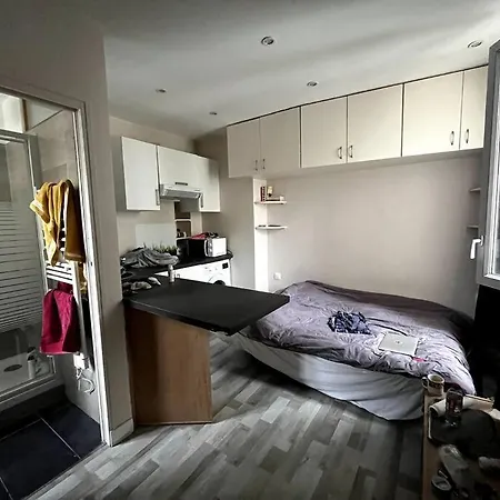 Apartment Charmant Studio
